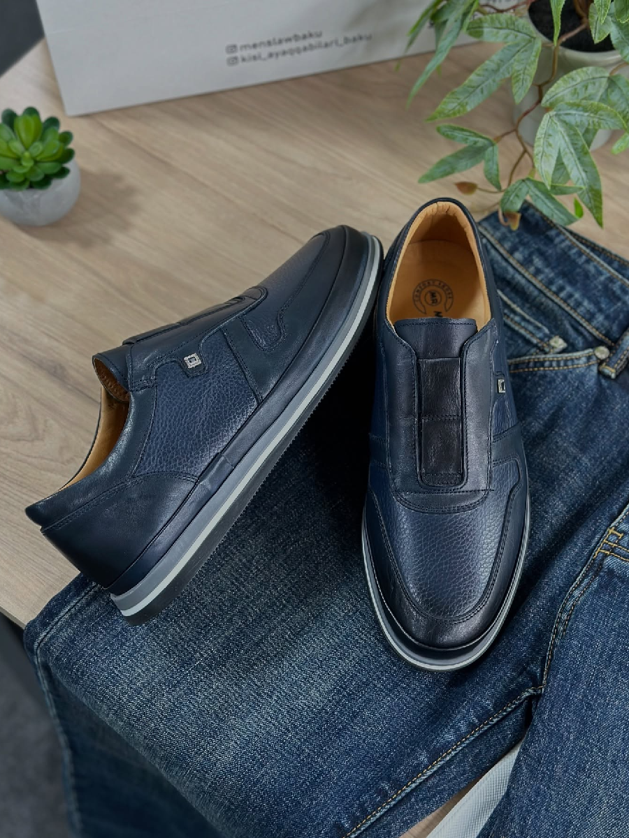 Fashion Casual Soft-soled Leather Shoes