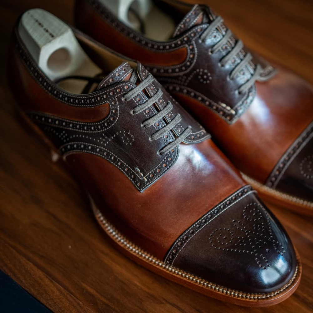 Colorblock Carved All-match Formal Men's Shoes