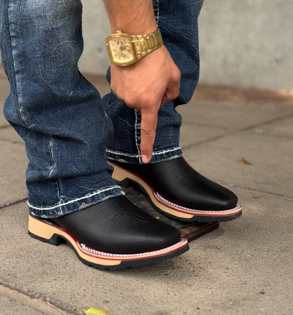 Embroidered Vintage Wide Toe Western Cowboy Boots