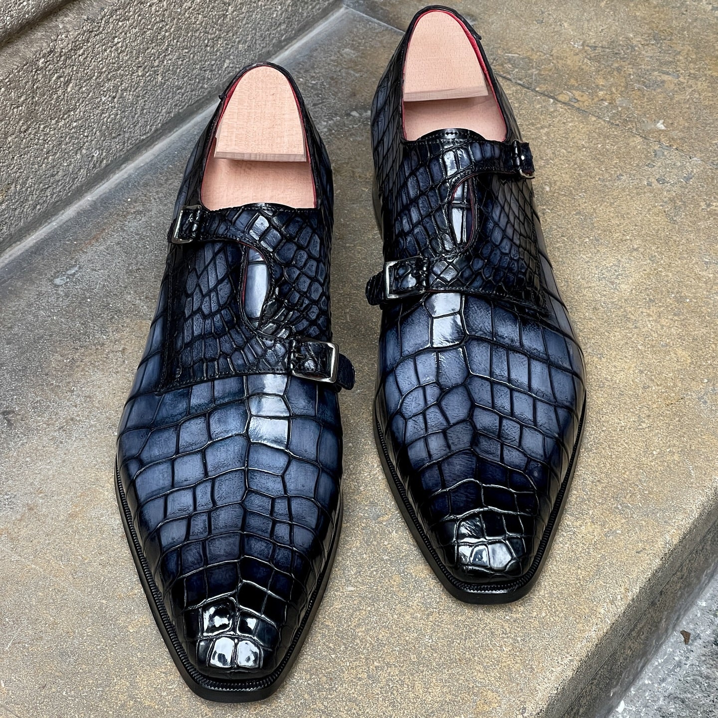 Crocodile Pattern Monk Shoes With Double Buckle
