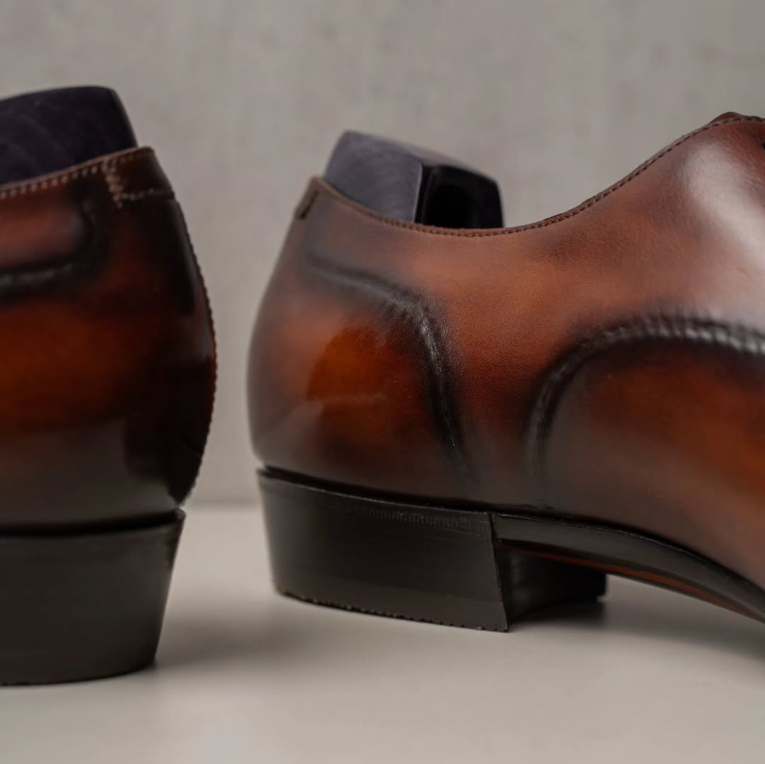 One-piece Internally Stitched Oxford Shoes