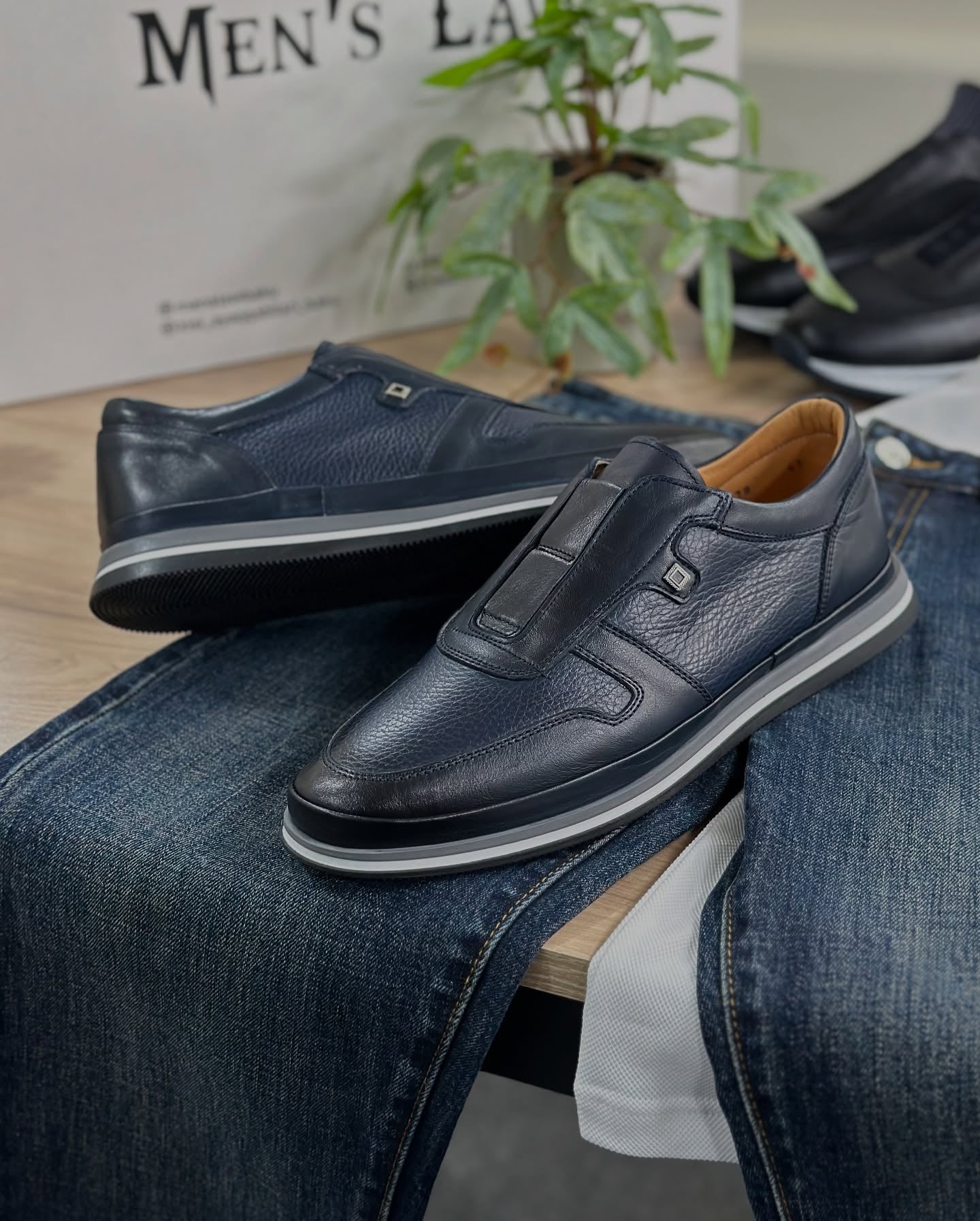 Fashion Casual Soft-soled Leather Shoes