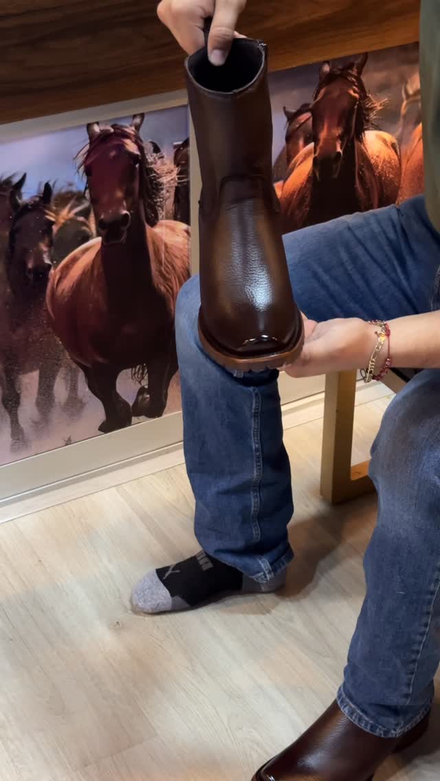 Retro Versatile and Comfortable Western Boots