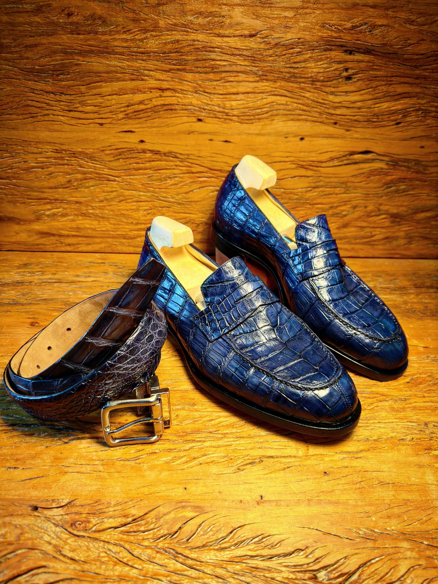 Handmade Embossed Cowhide Casual Shoes