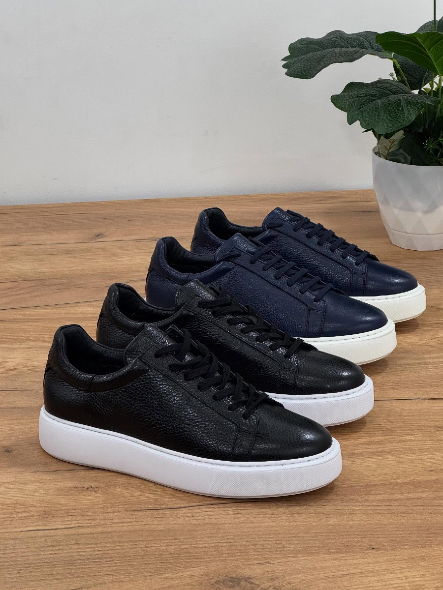Fashionable and Versatile Sports Casual Shoes