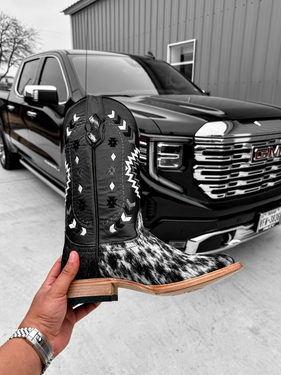 Black and White Pad-dyed Embroidered Western Boots