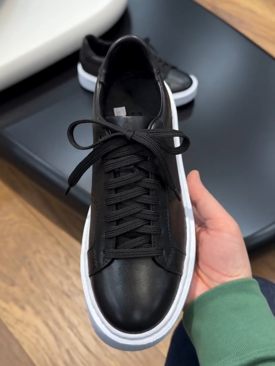 Fashionable and Versatile Casual Shoes