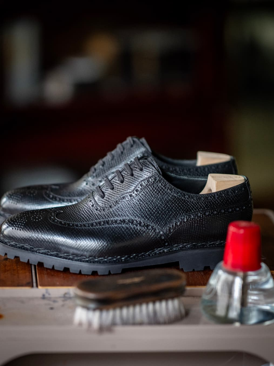 Brogue Carved Vintage Leather Shoes