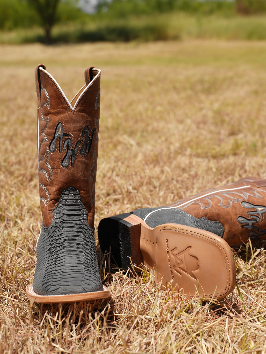 Vintage Embroidered Leather Boots Crocodile Pattern Thick Heel Boots