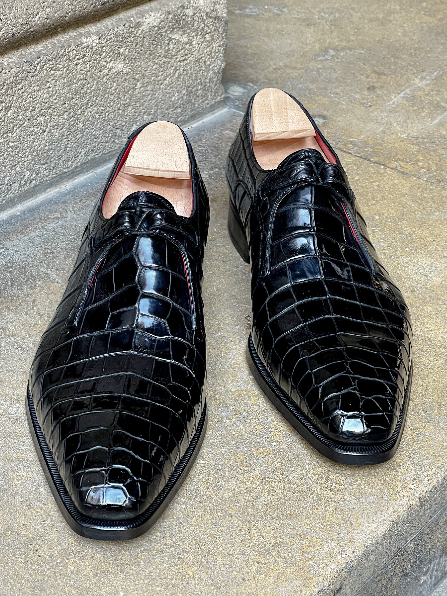 Embossed British Leather Shoes