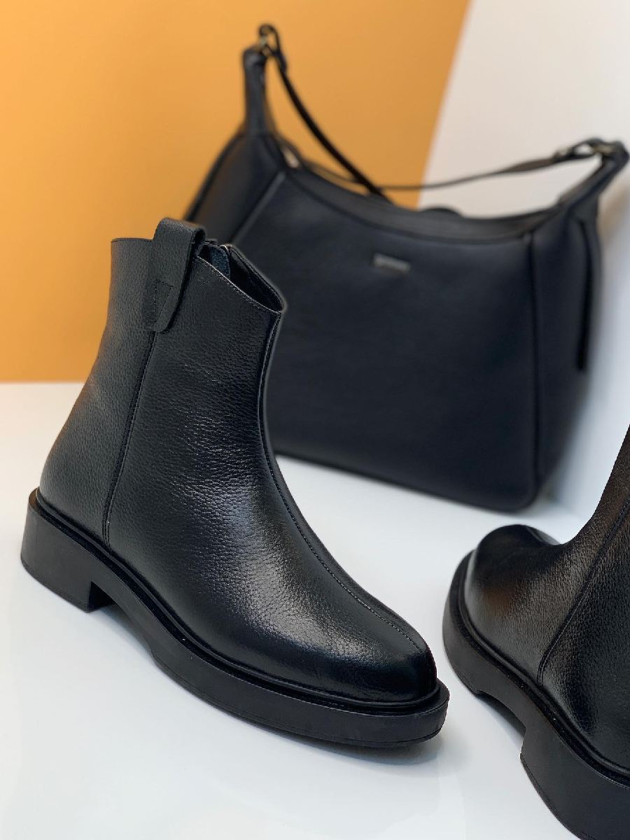 Retro Thick Heel Martin Boots