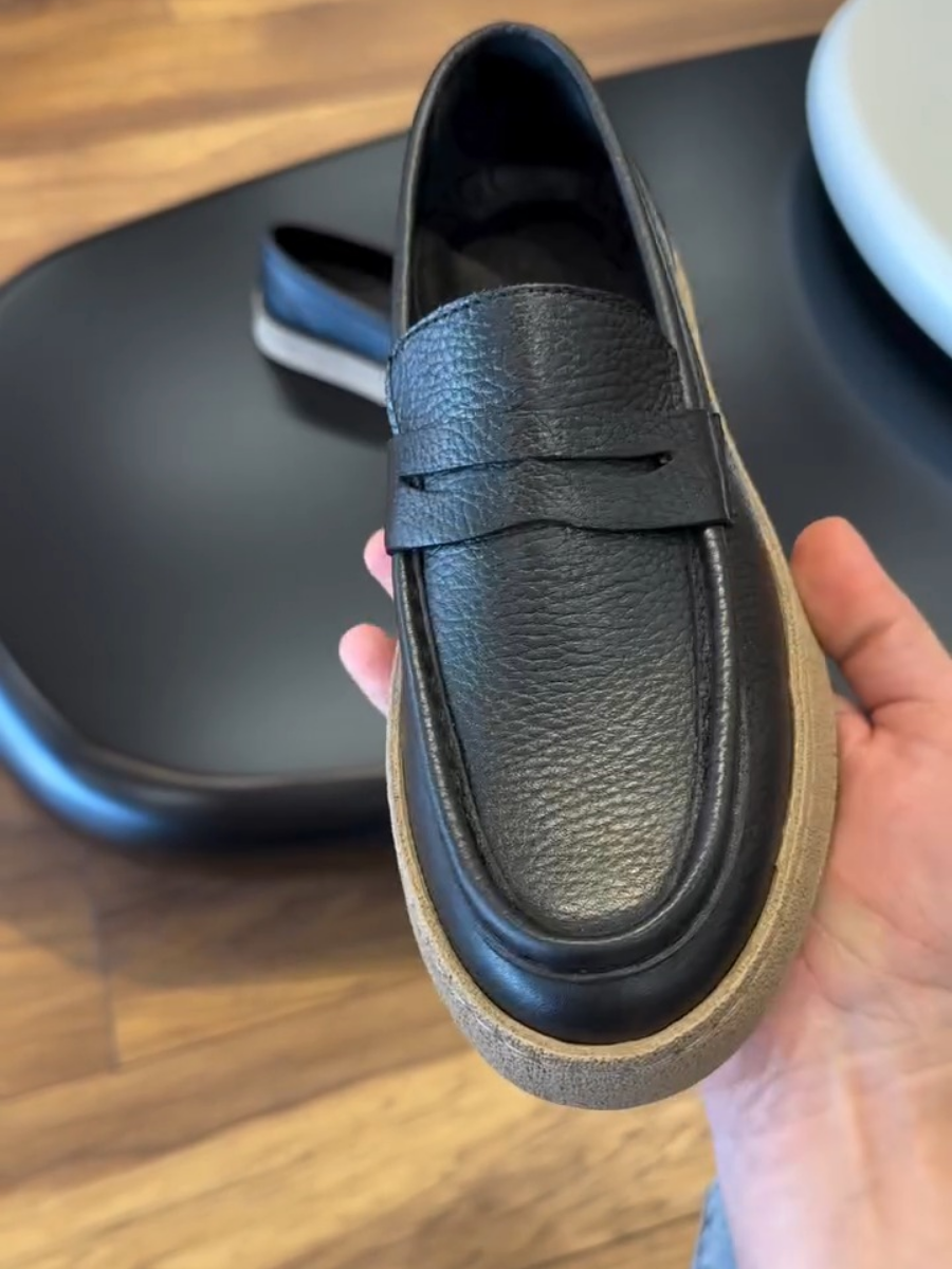 Casual Thick-soled Round-toe Leather Shoes