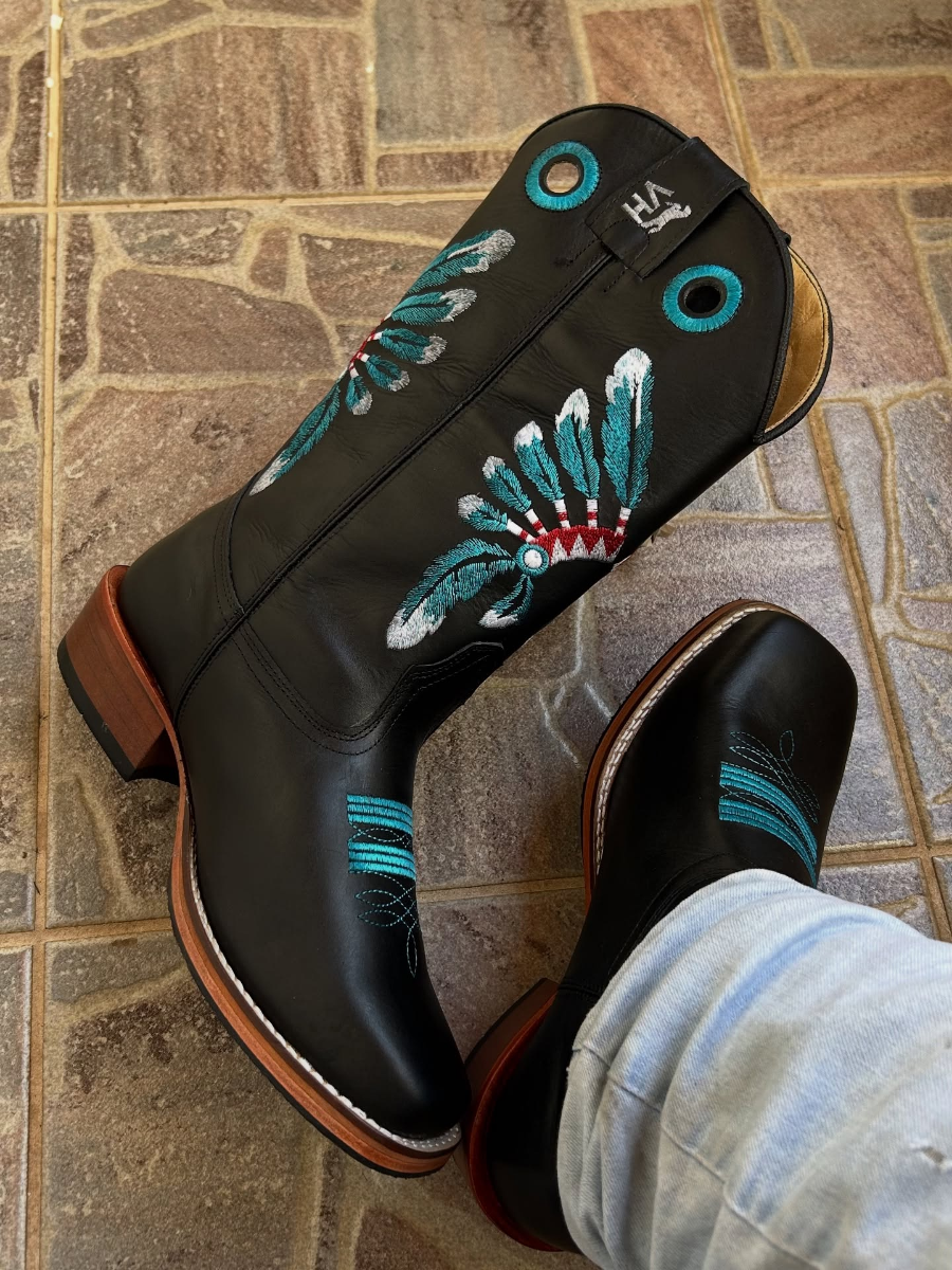 Chunky Heeled Versatile Western Cowboy Boots