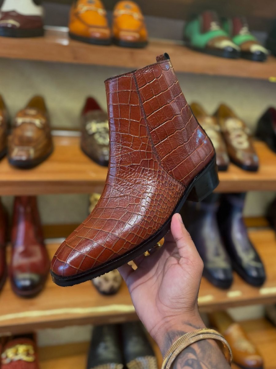 Fashionable Men's High Top Leather Shoes