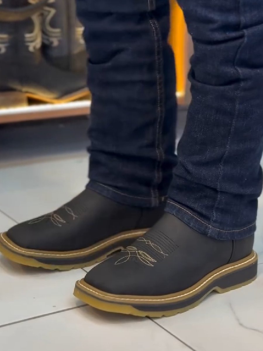 Retro Embroidered Casual Martin Boots