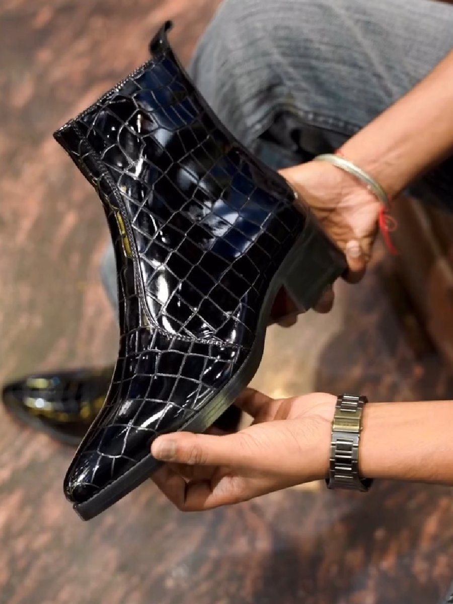 Croc-print Pointed Toe Side Zipper Ankle Boots