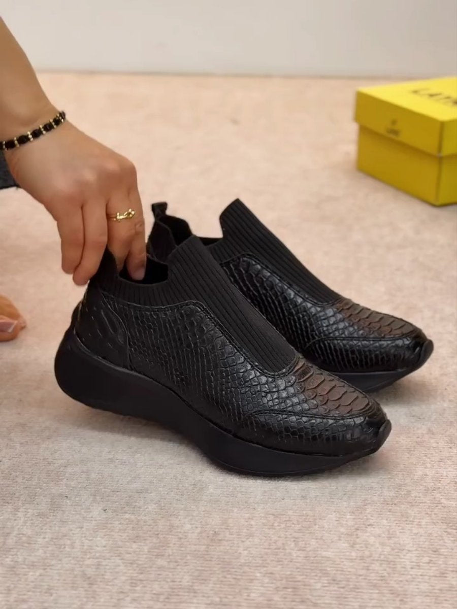 New Style Flying Woven Casual Sports Shoes Soft Sole Soft Surface Breathable Running Shoes