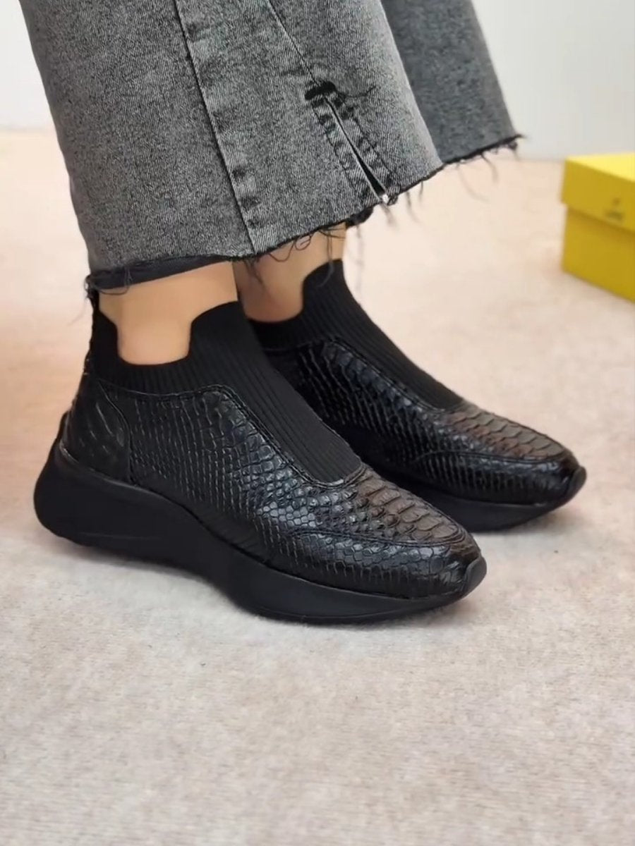 New Style Flying Woven Casual Sports Shoes Soft Sole Soft Surface Breathable Running Shoes