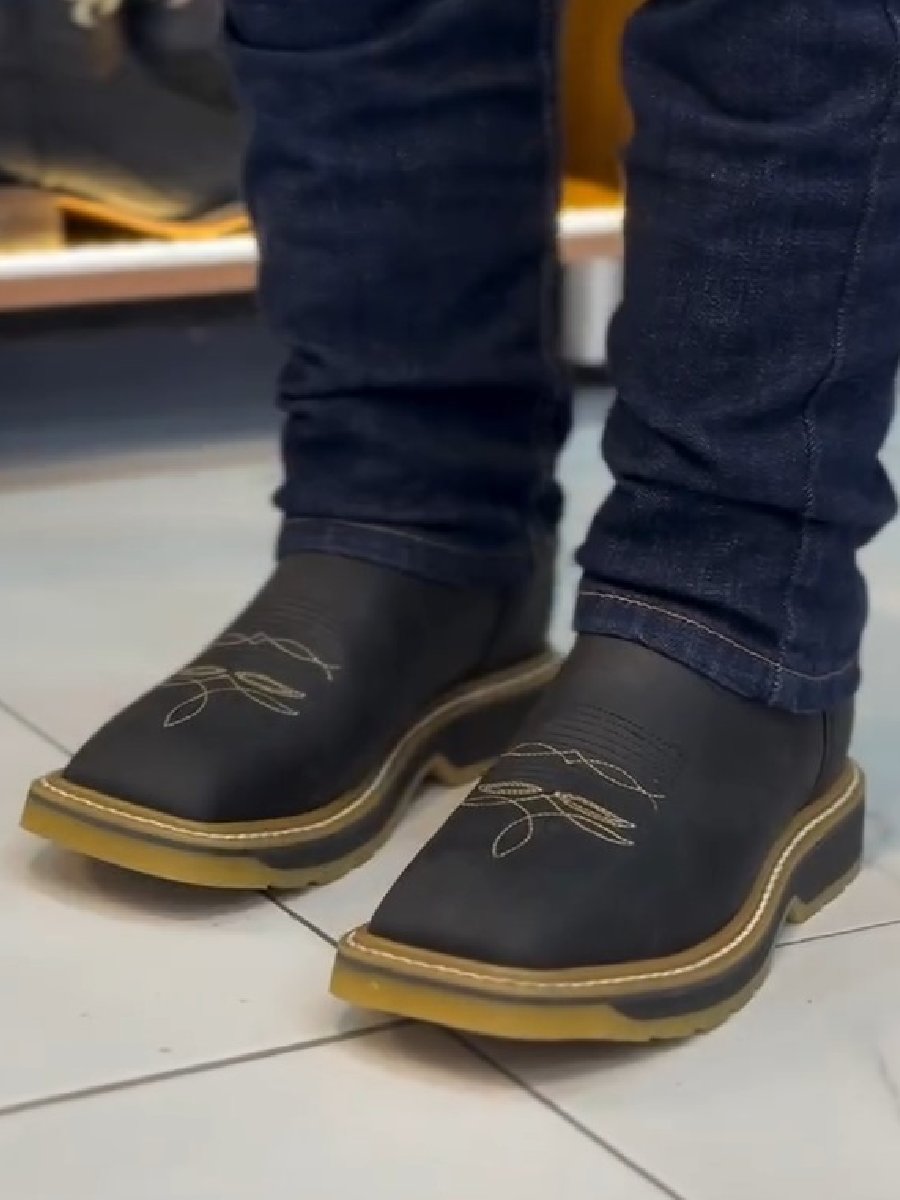 Retro Embroidered Casual Martin Boots