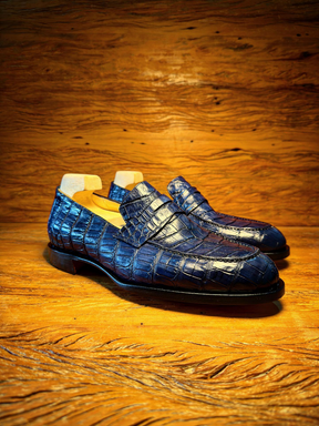Handmade Embossed Cowhide Casual Shoes