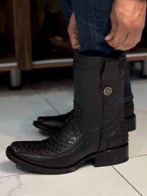 Fashionable and Trendy Casual Leather Boots