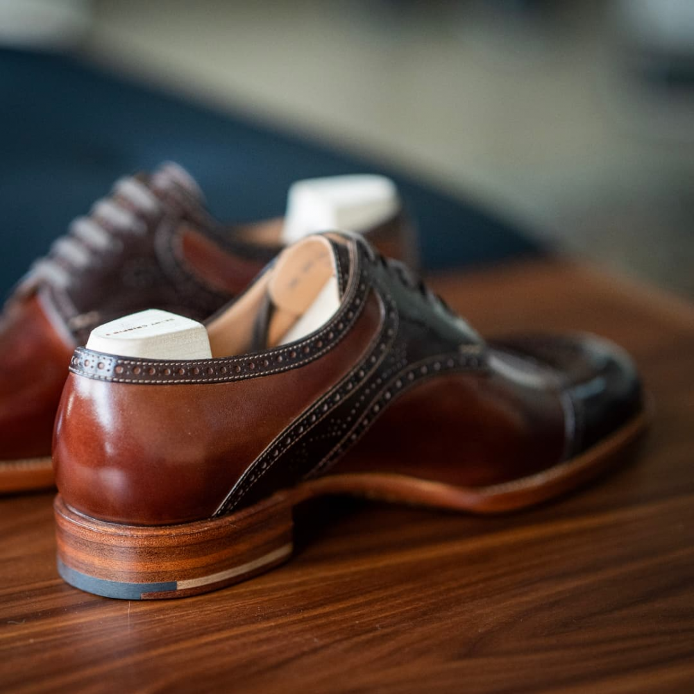 Colorblock Carved All-match Formal Men's Shoes