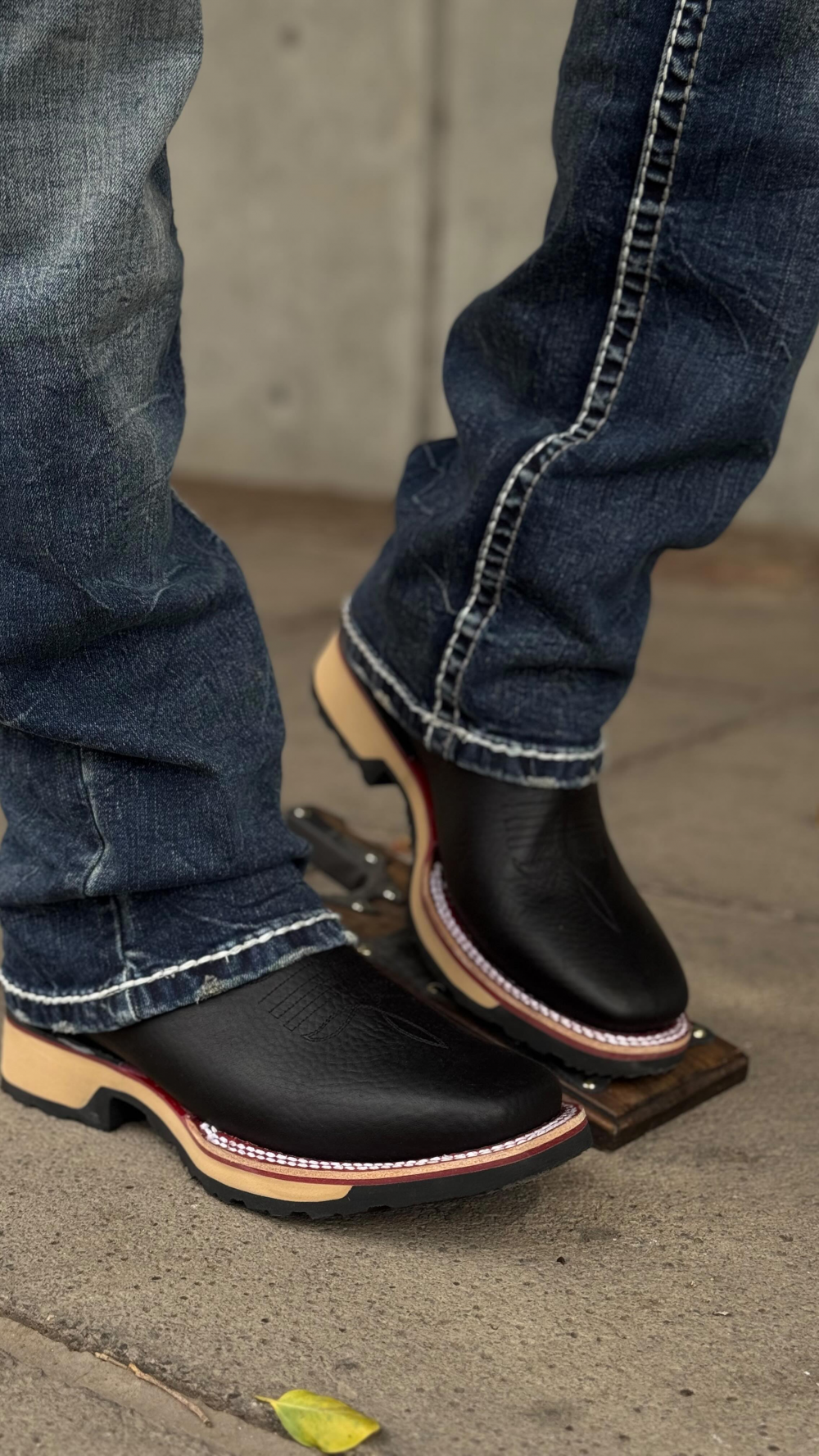 Embroidered Vintage Wide Toe Western Cowboy Boots