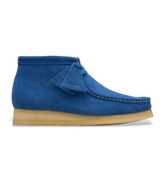 Clarks Wallabee Boot In Blue Suede