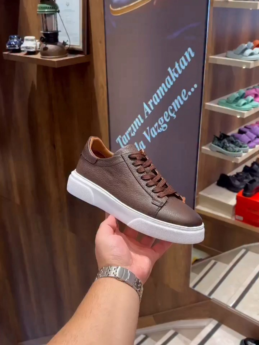 Versatile and Comfortable Sports Shoes