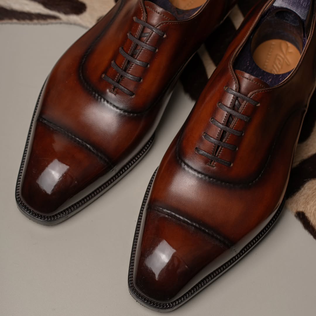 One-piece Internally Stitched Oxford Shoes