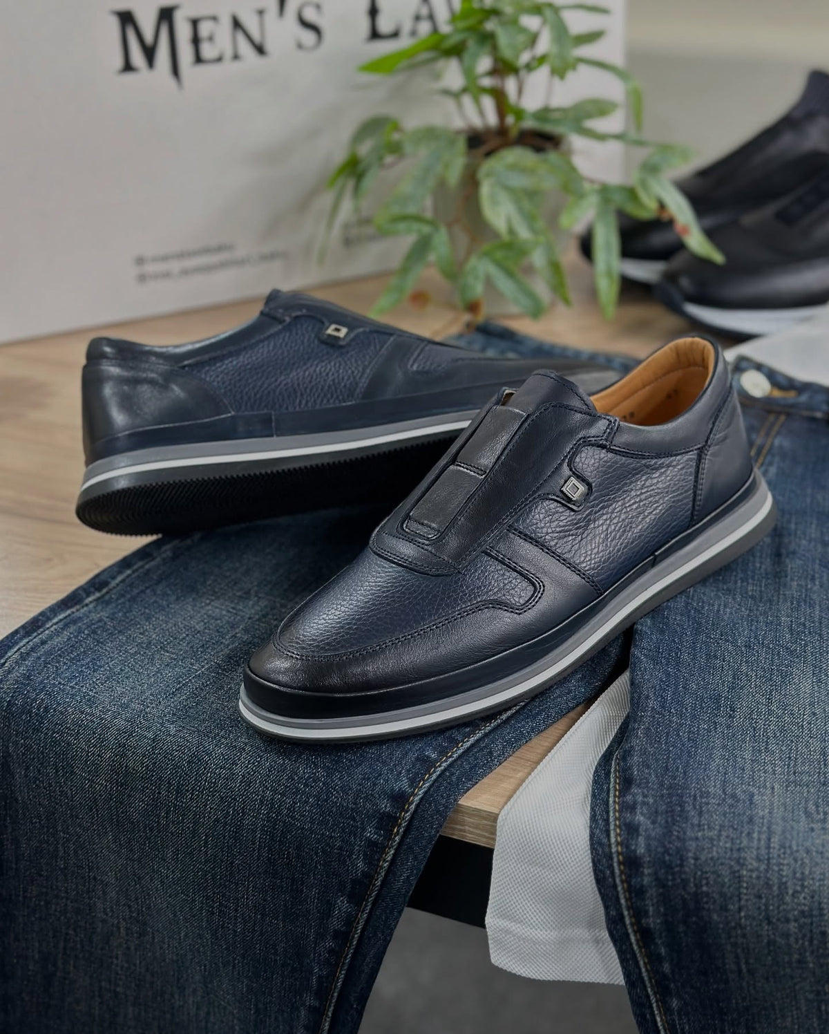 Fashion Casual Soft-soled Leather Shoes