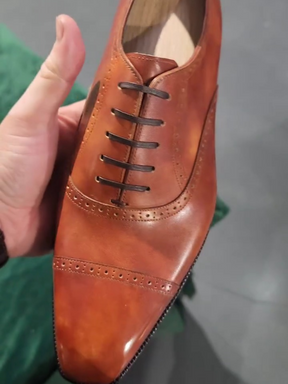 Fashionable and Simple Solid Color Lace-up Leather Shoes