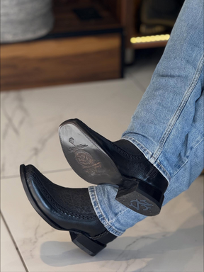 Fashionable and Trendy Casual Leather Boots