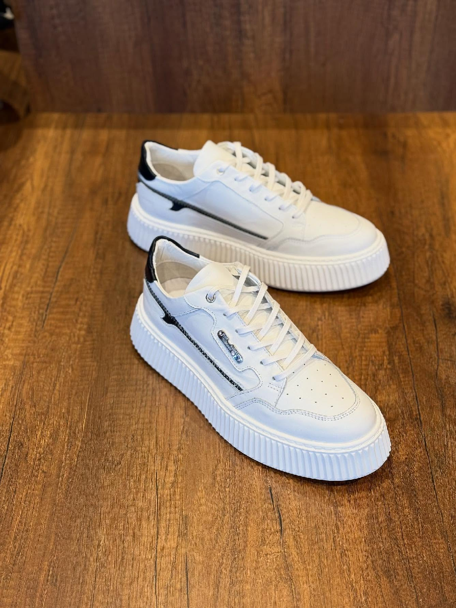 New Chic Breathable Sneakers