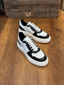 Flat-soled Casual Sneakers