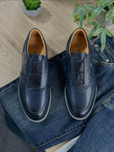 Fashion Casual Soft-soled Leather Shoes