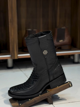 Fashionable and Trendy Casual Leather Boots