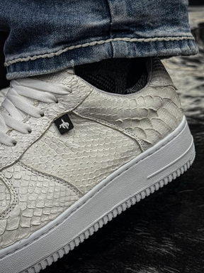 White Crocodile-print Versatile Shoes