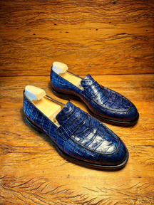Handmade Embossed Cowhide Casual Shoes