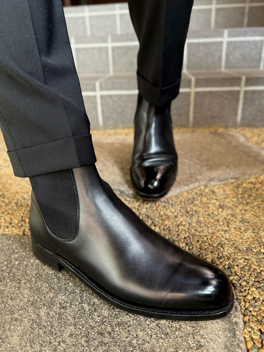 Fashionable Mid-cut Martin Boots