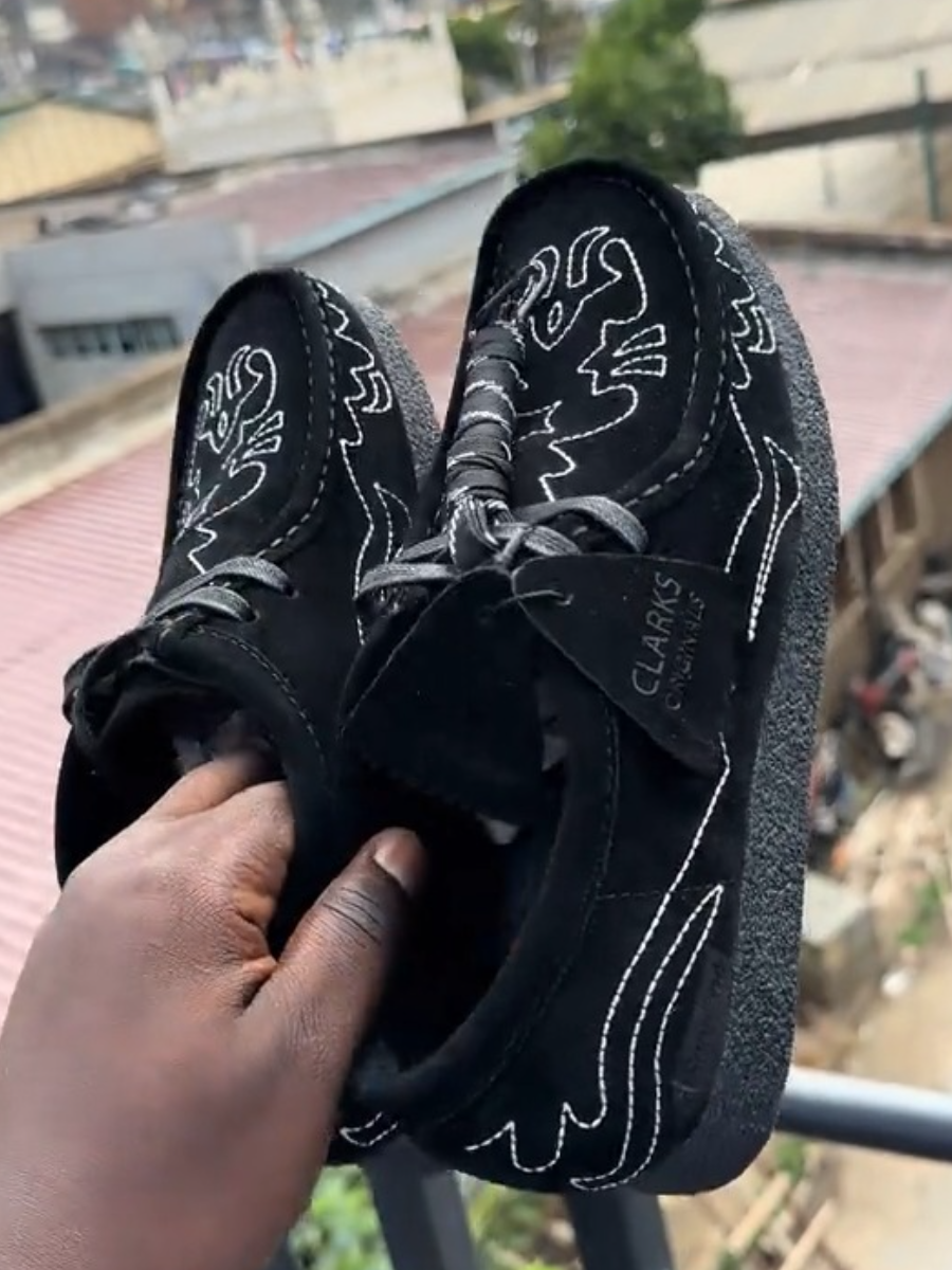 Supreme x Clarks Originals Shoes