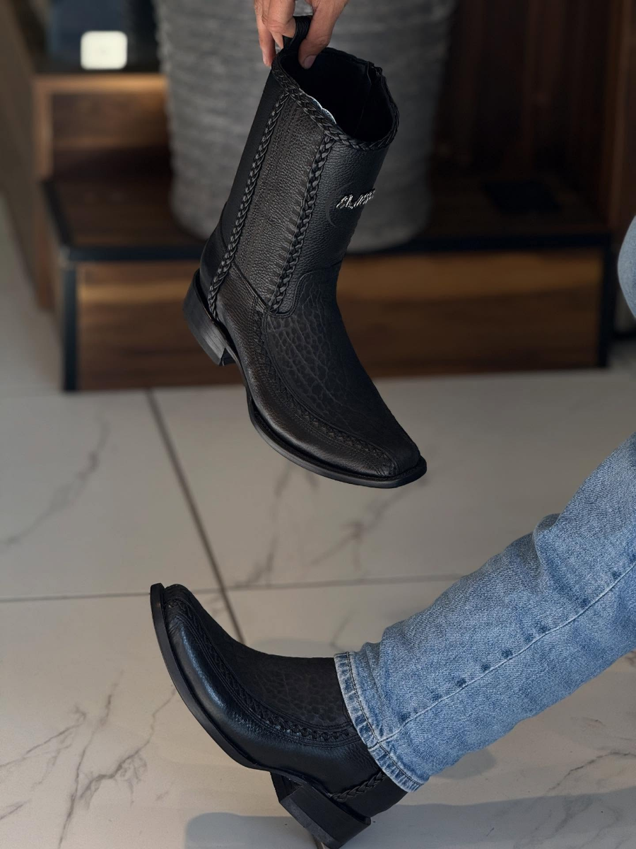 Fashionable and Trendy Casual Leather Boots