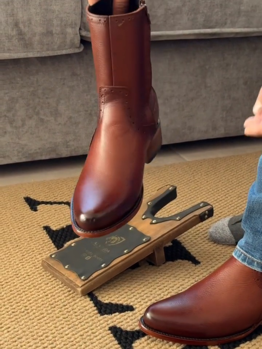 Versatile Knight Boots