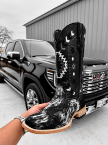 Black and White Pad-dyed Embroidered Western Boots