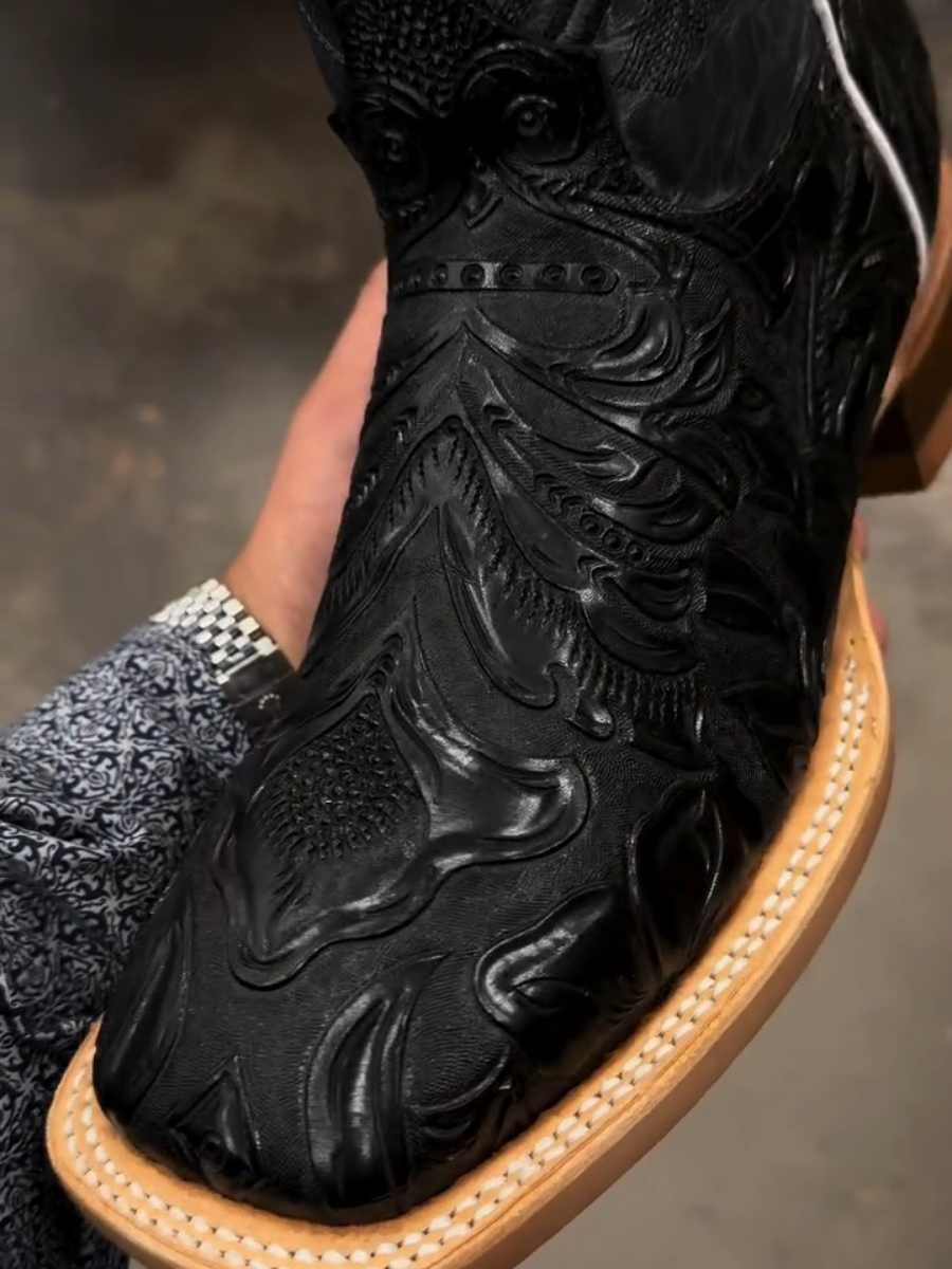 Embroidered High-heeled Slit Vintage Boots