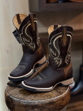 Retro Embroidered Western Boots
