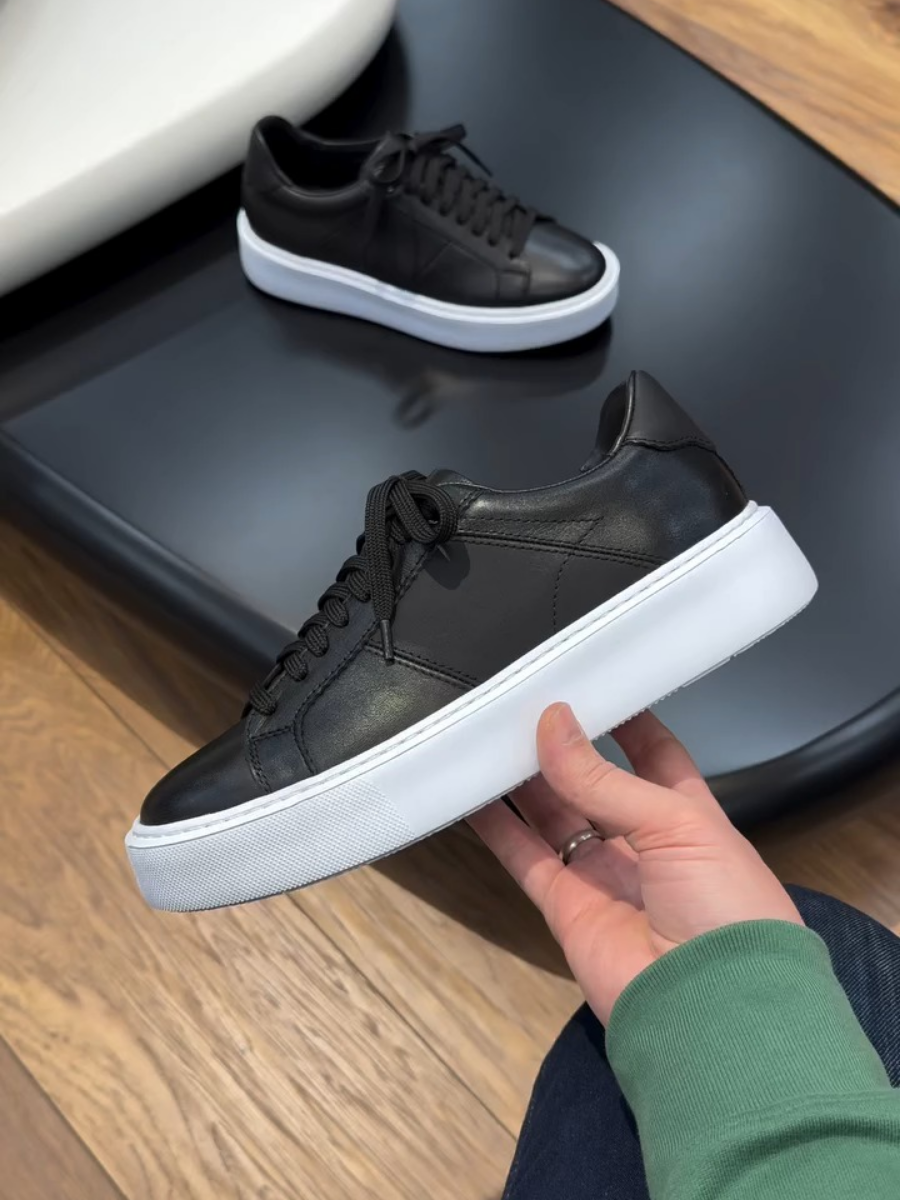 Fashionable and Versatile Casual Shoes