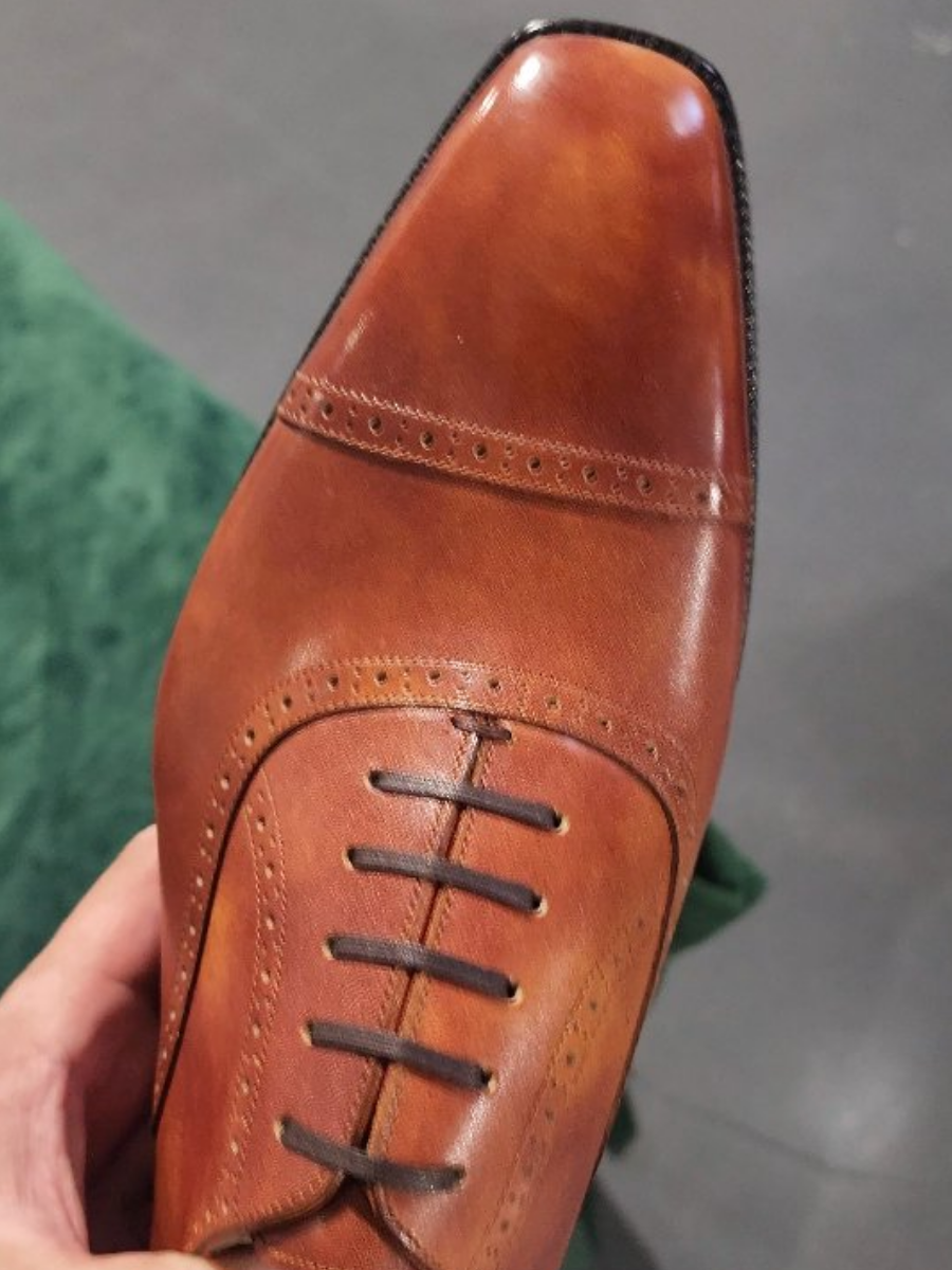 Fashionable and Simple Solid Color Lace-up Leather Shoes