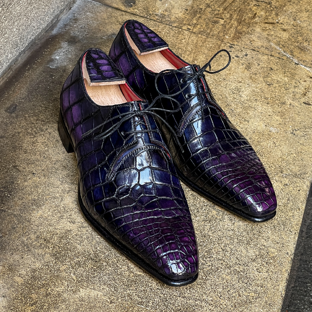 Embossed Lace-up Pointed Toe Shoes