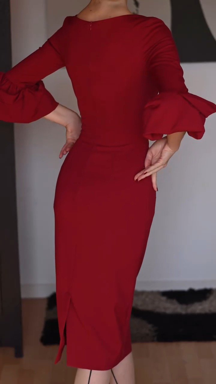 Solid Color Hip-wrapped Flared Sleeve Dress